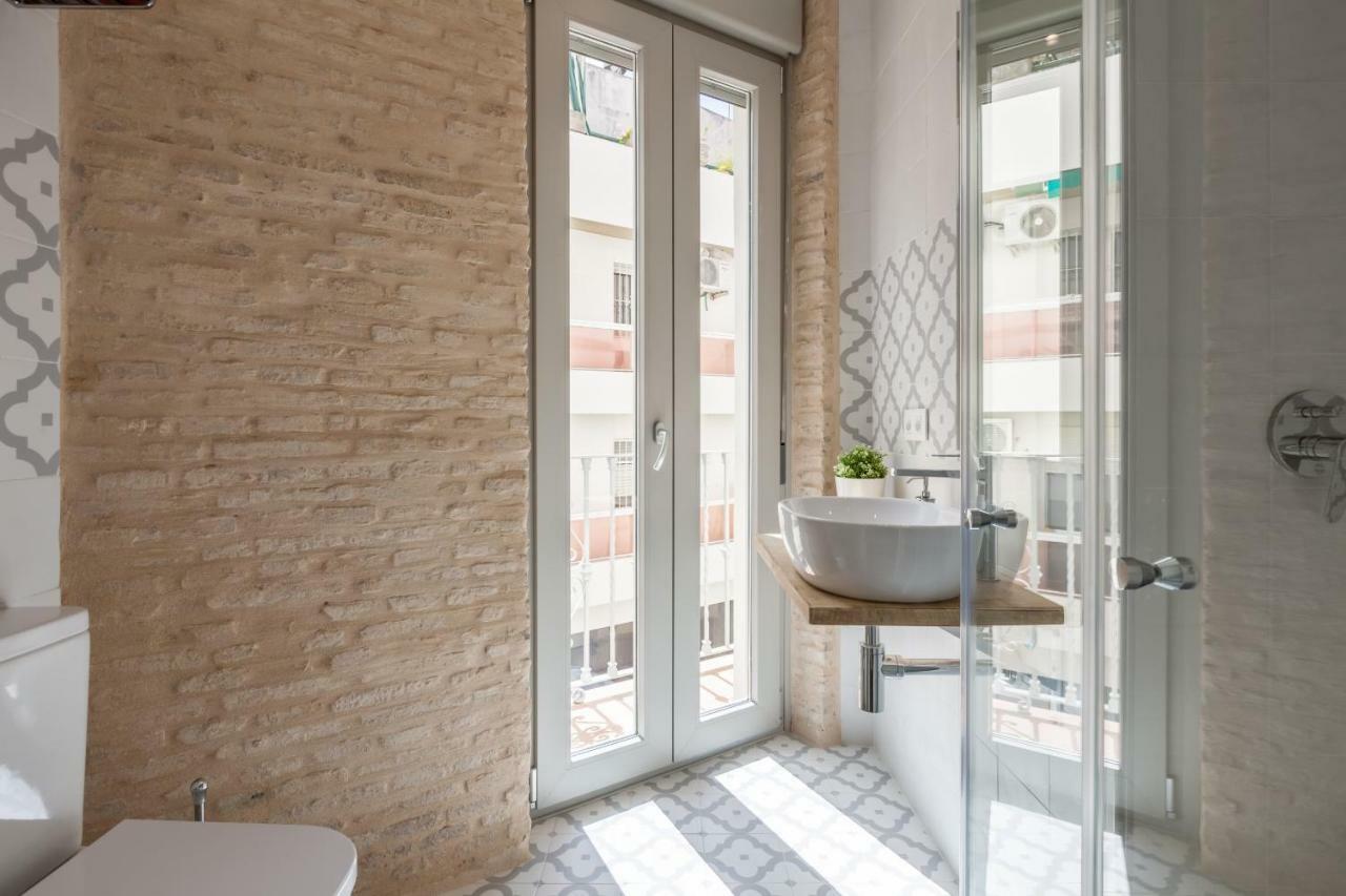 Apartamentos Rg Suites Jardines De Murillo เซบีญา ภายนอก รูปภาพ