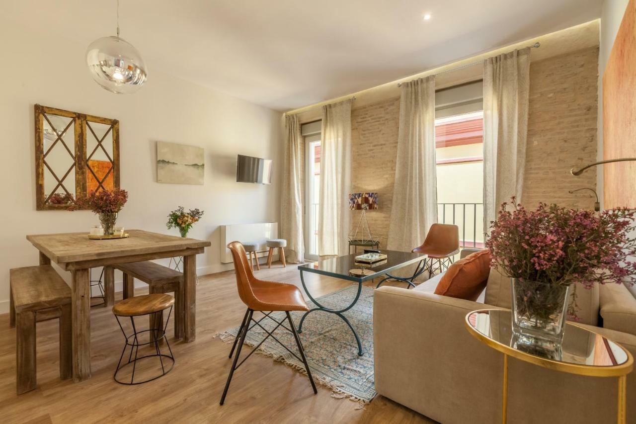 Apartamentos Rg Suites Jardines De Murillo เซบีญา ภายนอก รูปภาพ