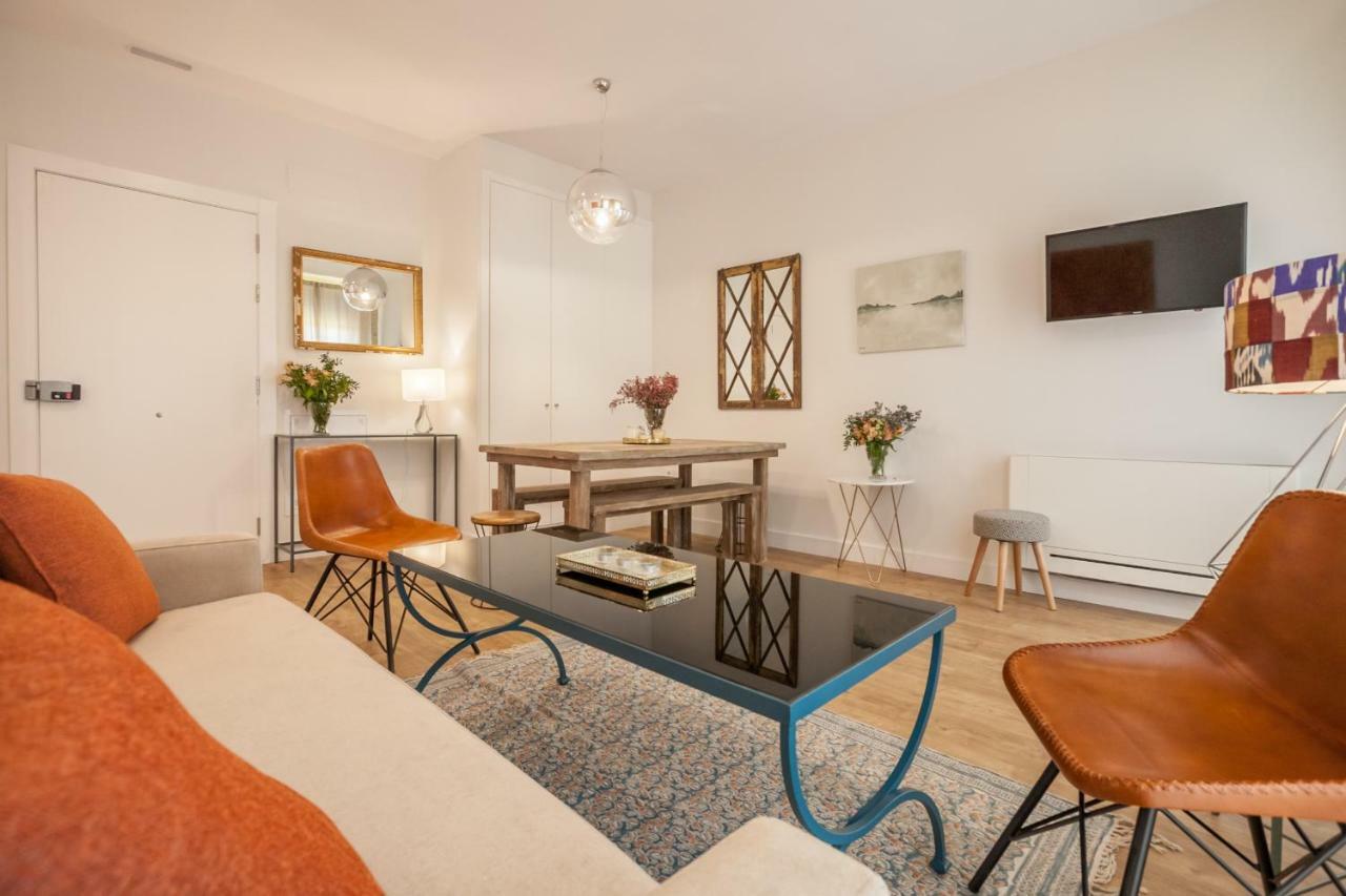 Apartamentos Rg Suites Jardines De Murillo เซบีญา ภายนอก รูปภาพ