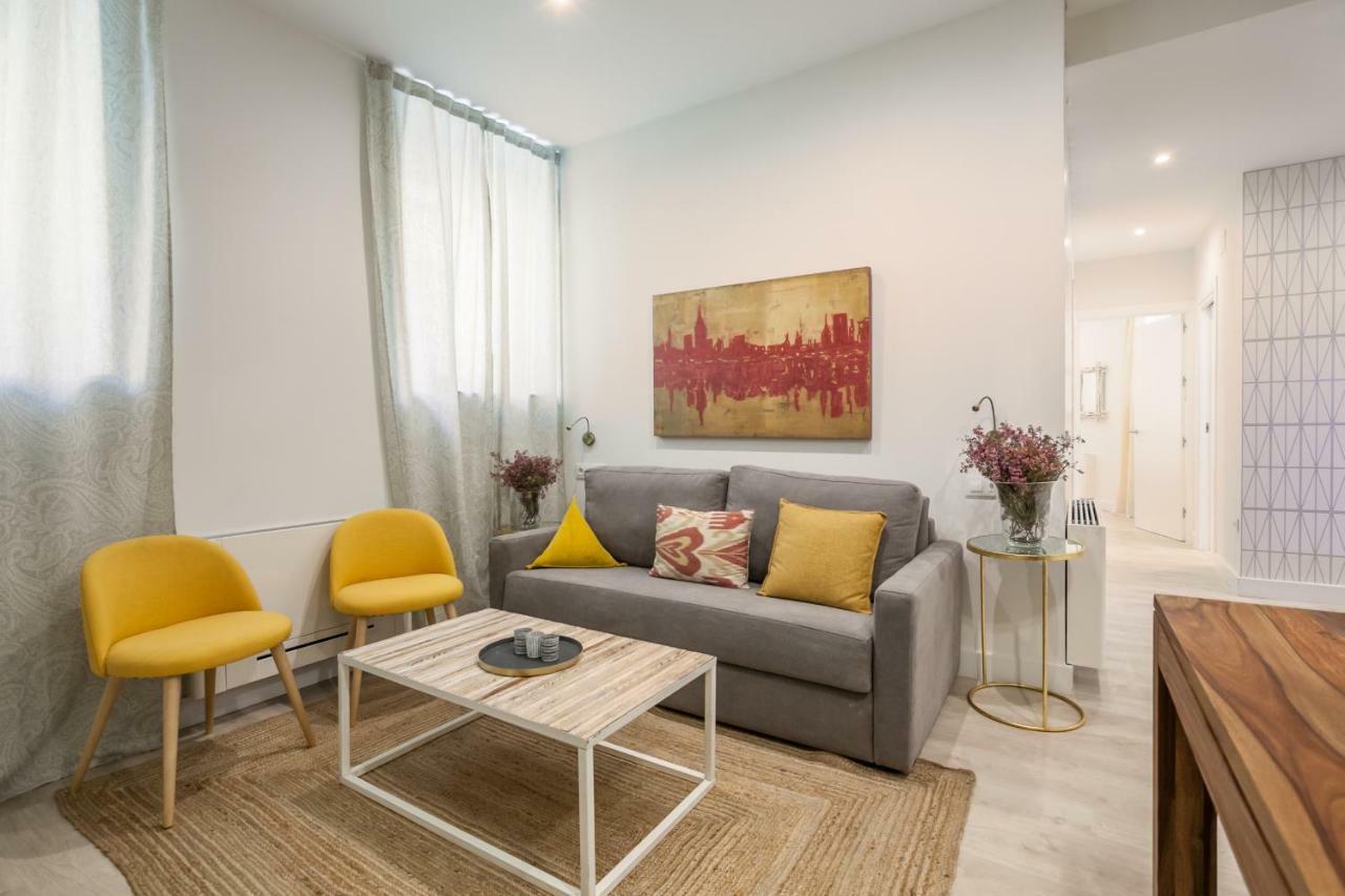 Apartamentos Rg Suites Jardines De Murillo เซบีญา ภายนอก รูปภาพ