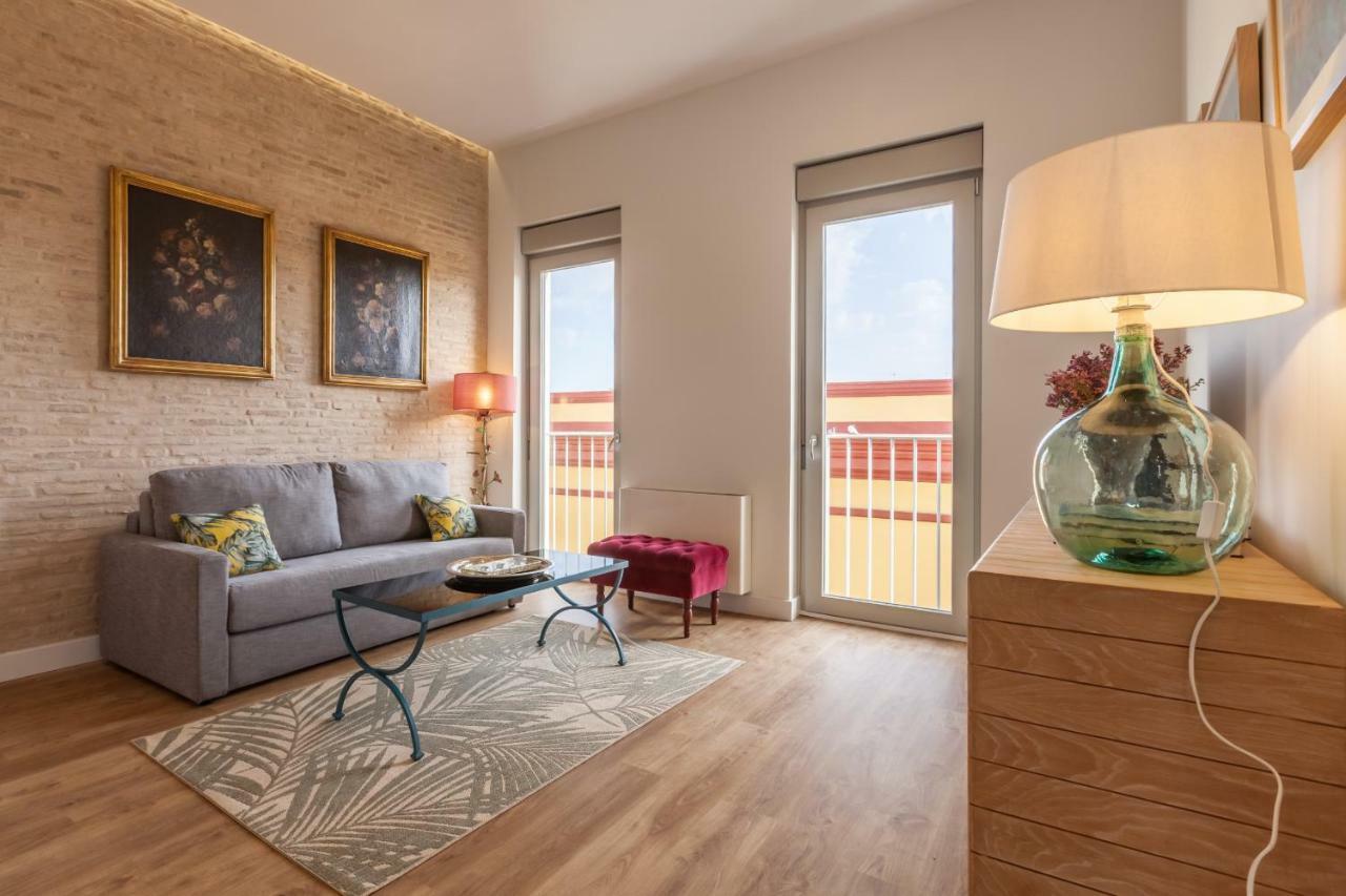 Apartamentos Rg Suites Jardines De Murillo เซบีญา ภายนอก รูปภาพ