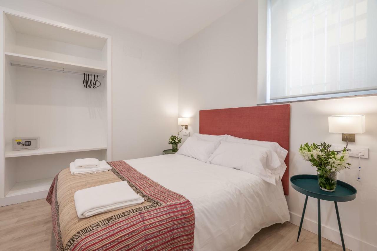 Apartamentos Rg Suites Jardines De Murillo เซบีญา ภายนอก รูปภาพ