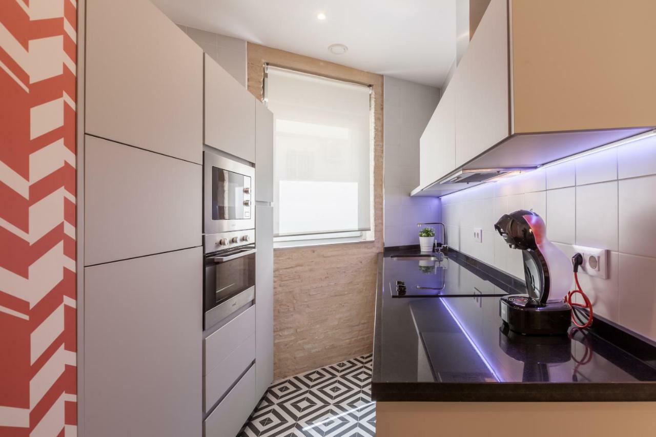 Apartamentos Rg Suites Jardines De Murillo เซบีญา ภายนอก รูปภาพ