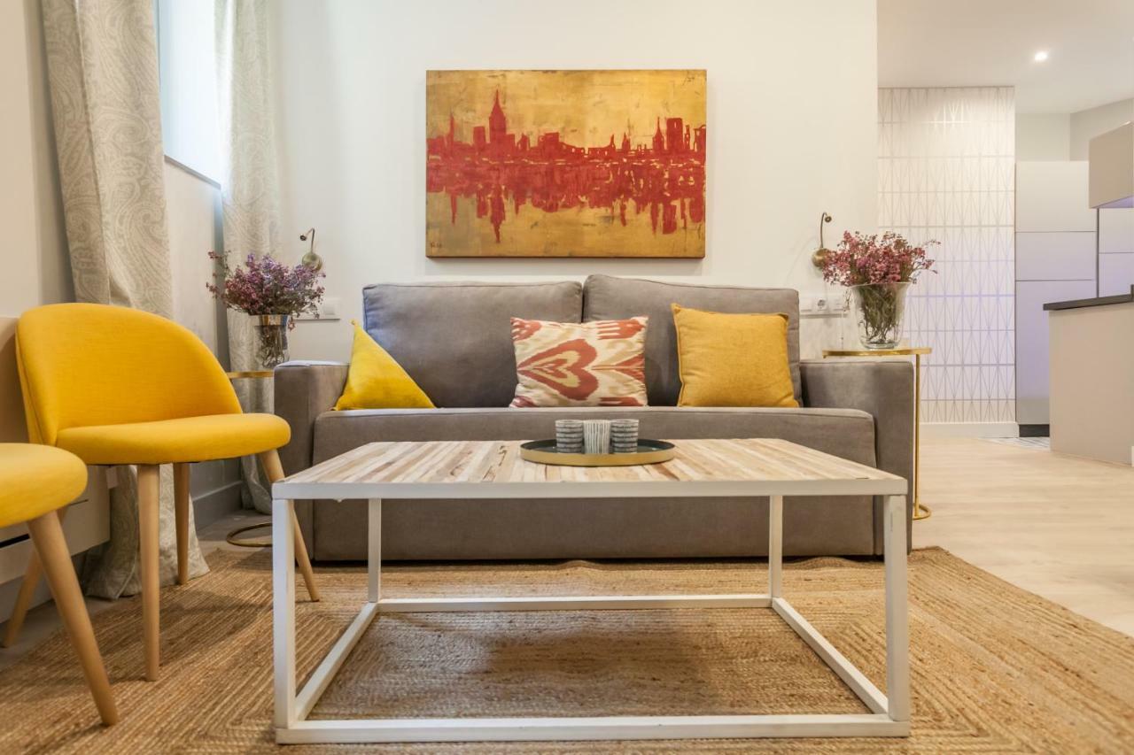 Apartamentos Rg Suites Jardines De Murillo เซบีญา ภายนอก รูปภาพ