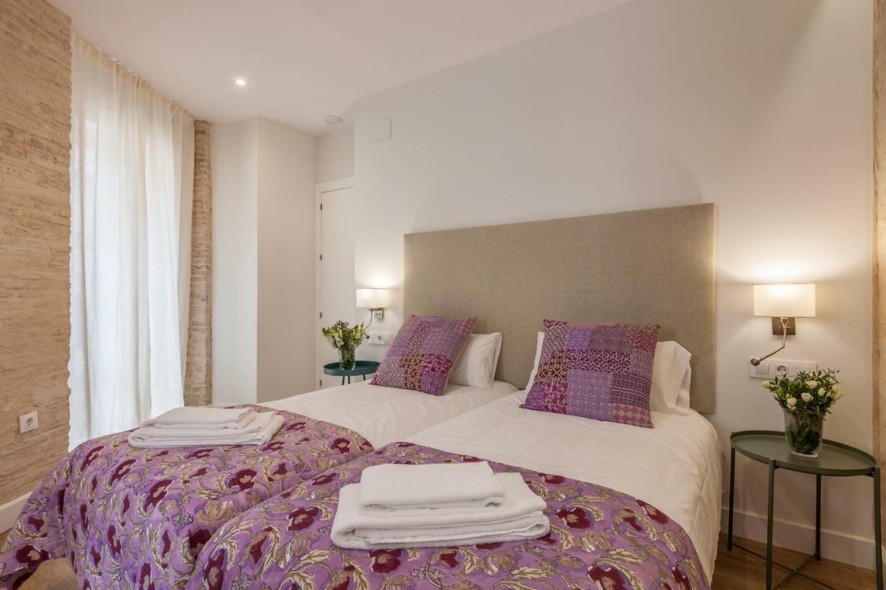Apartamentos Rg Suites Jardines De Murillo เซบีญา ภายนอก รูปภาพ