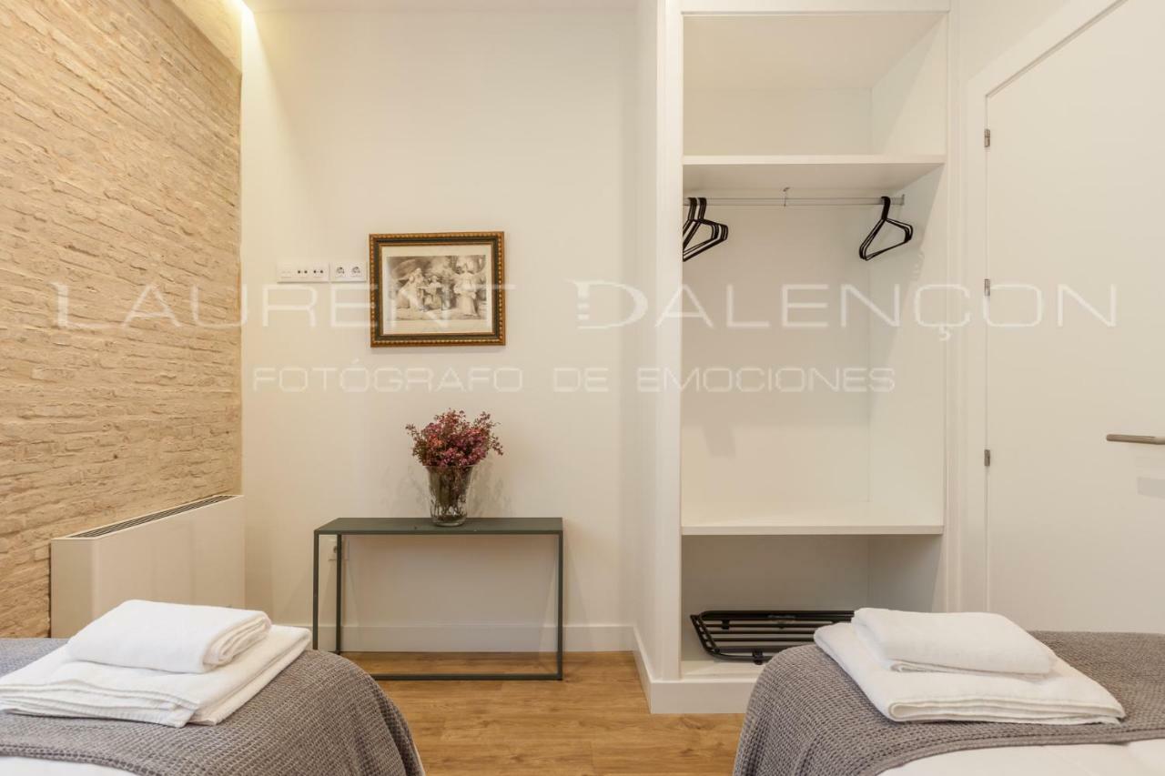 Apartamentos Rg Suites Jardines De Murillo เซบีญา ภายนอก รูปภาพ